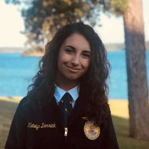 Meet your Posher, Katelyn